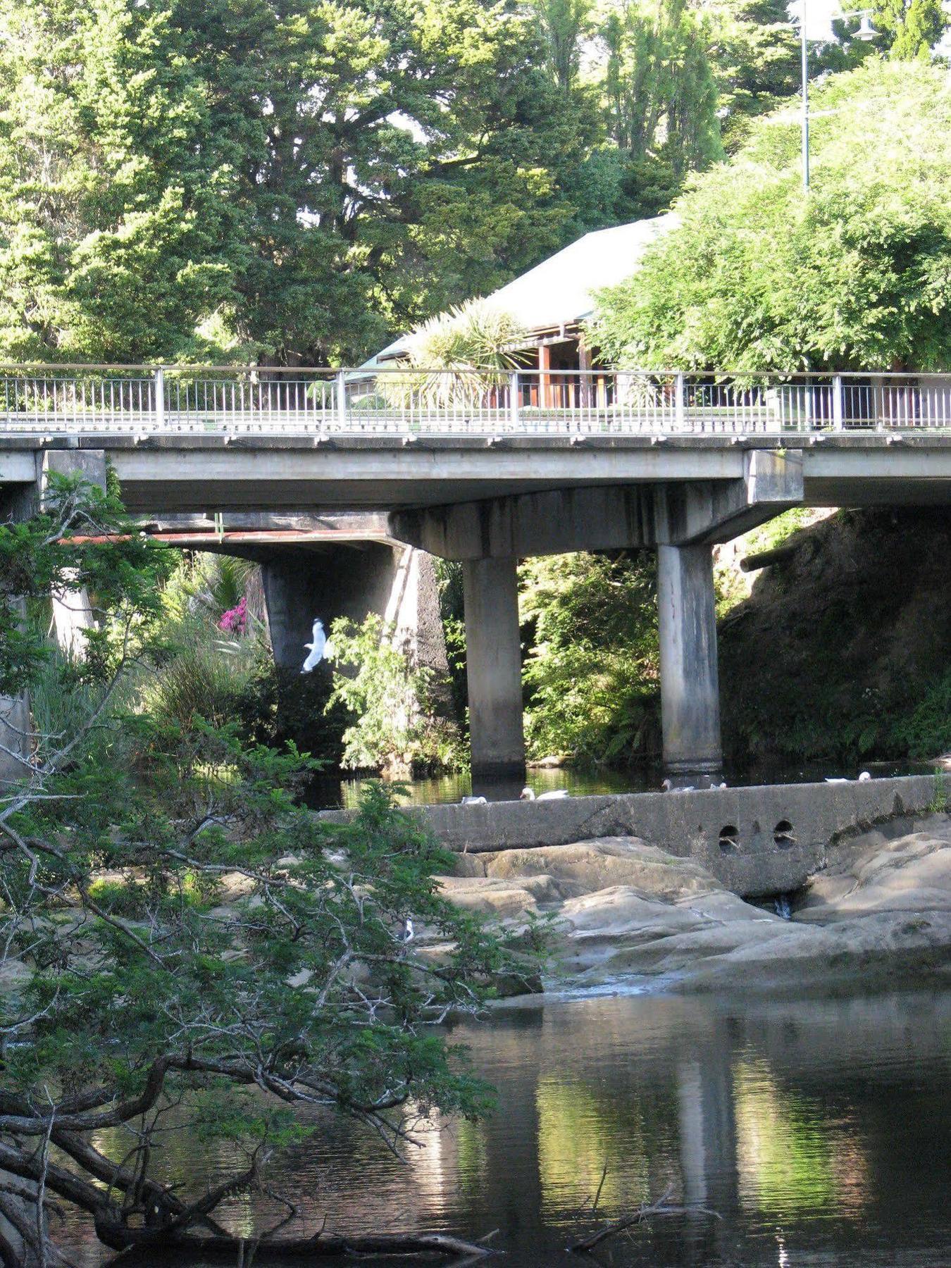 Lodge Bridgehouse *